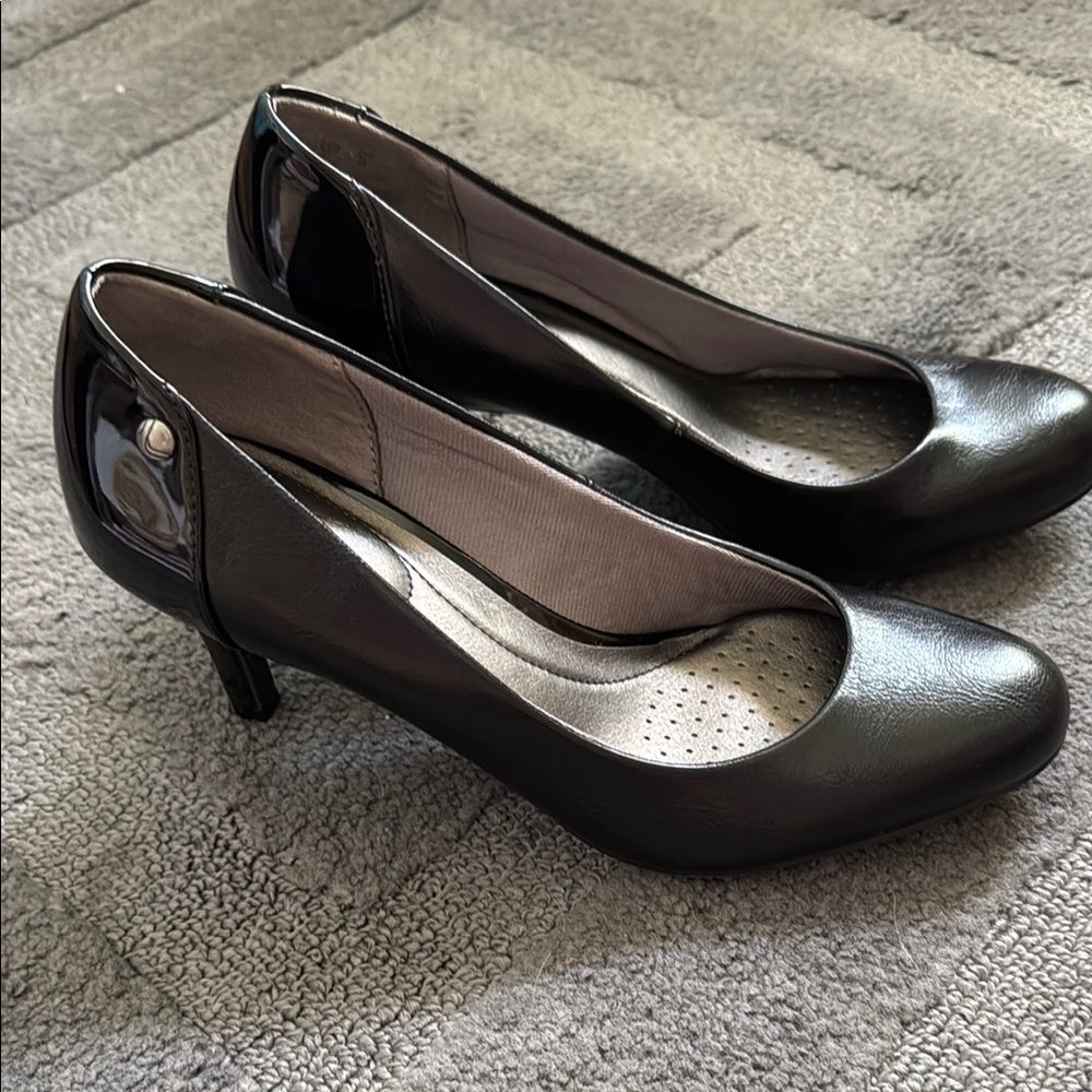 Life Stride Black Glossy Heels Timeless 3”Stilettos Size 7M